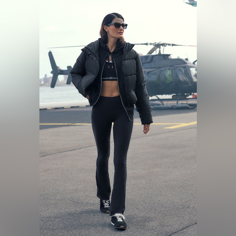 Alo Airbrush High-Waist Bootcut Leggings in Black—Size XXS